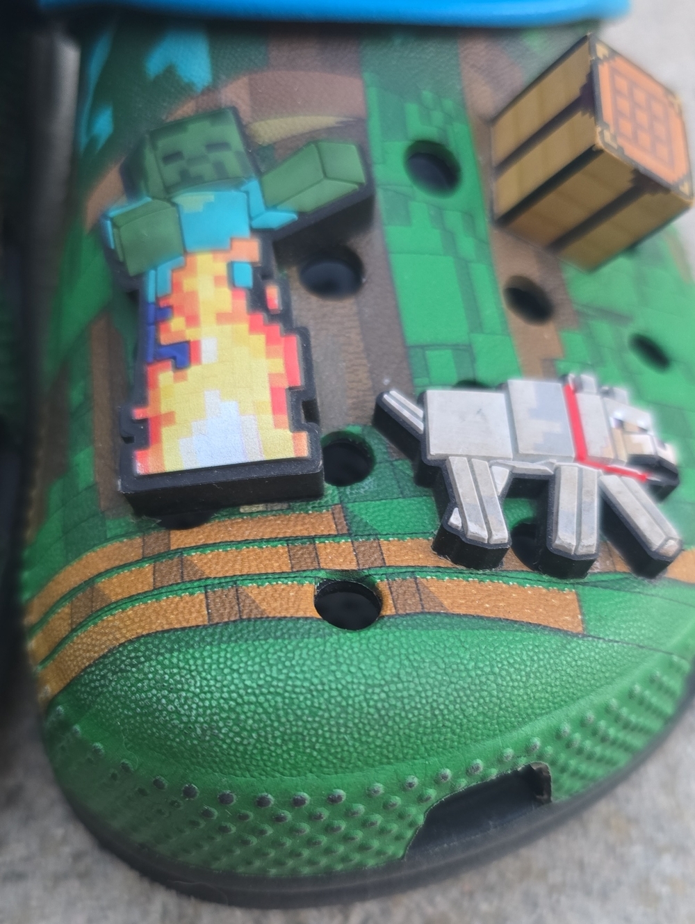 Kids CROCS X Minecraft - Picture 10 of 10